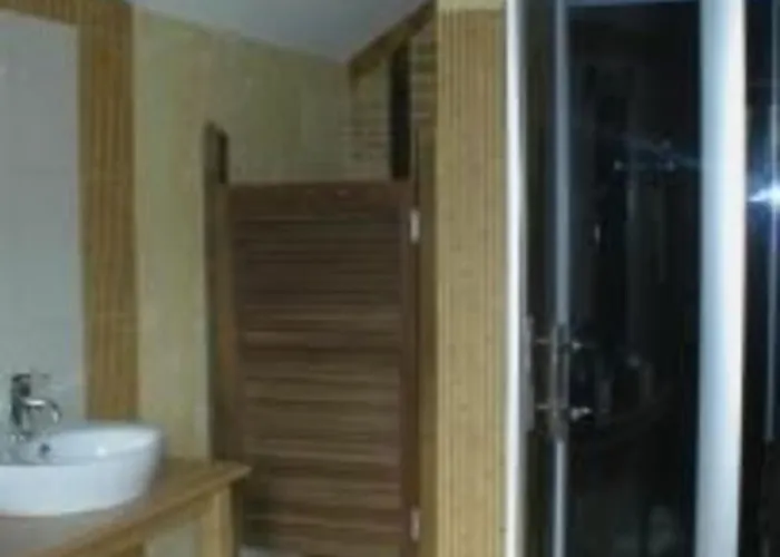 Authentique Avec Piscine Chauffée, Parc Et Chevaux, Au Cœur D'un Château Historique - Fr-1-410-189 Le Tronchet (Sarthe)